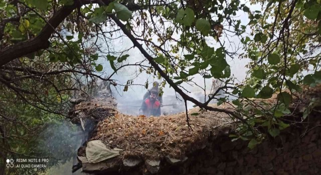 Gürpınarda ahır yangını