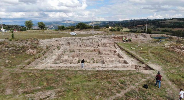 Hadrianopoliste gün yüzüne çıkarılan tarihi kalıntılar ziyaretçi sayısını artırdı