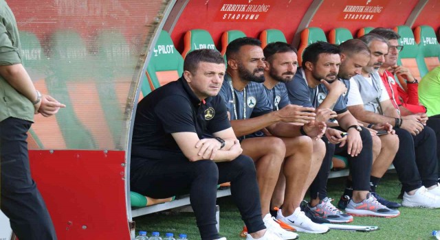 Hakan Keleş: “İlk dakikalarda bir kırmızı kart oyun düzenimizi bozdu”