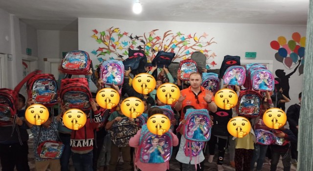 Hakkaride özel gereksinimli çocuklara yardımlar sürüyor