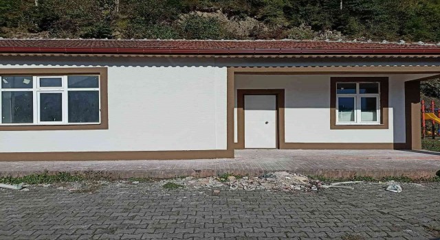 Harabeye dönen köy okulu köy konağına dönüştürüldü