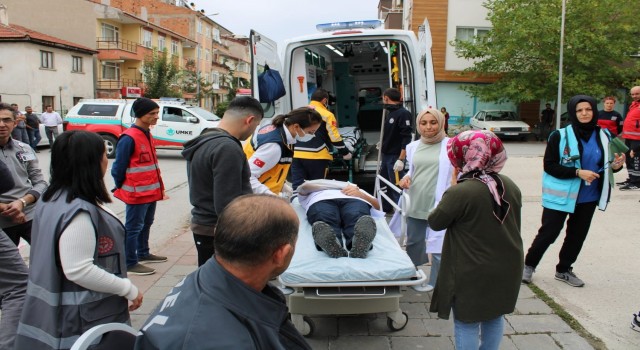 Hastanedeki yangın ve deprem tatbikatı gerçeğini aratmadı