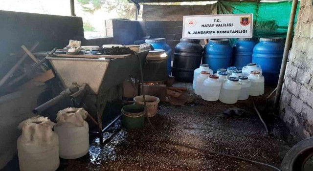 Hatayda 1 ton 450 kilogram sahte içki ele geçirildi