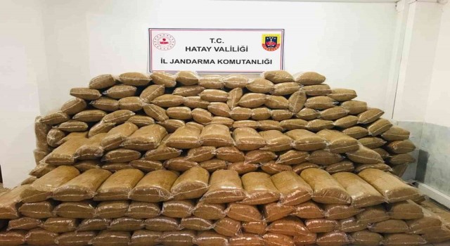 Hatayda 1 ton 500 kilogram kaçak tütün ele geçirildi