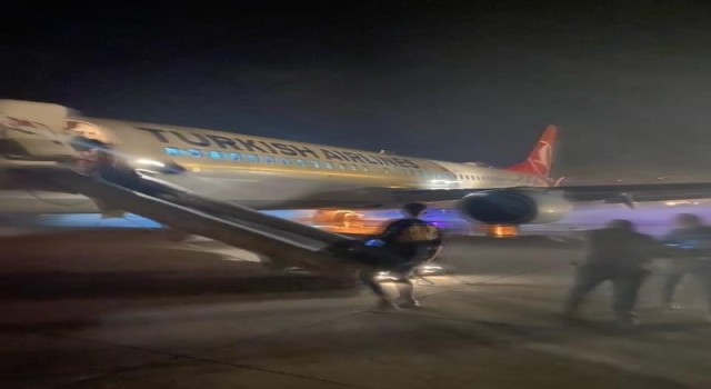 Hatayda THY uçağının lastiği patladı