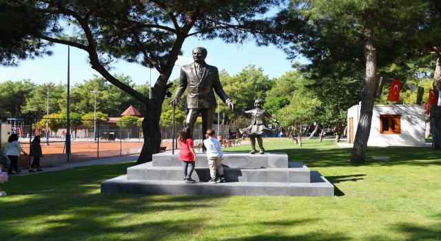 HayatParka Atatürk anıtı