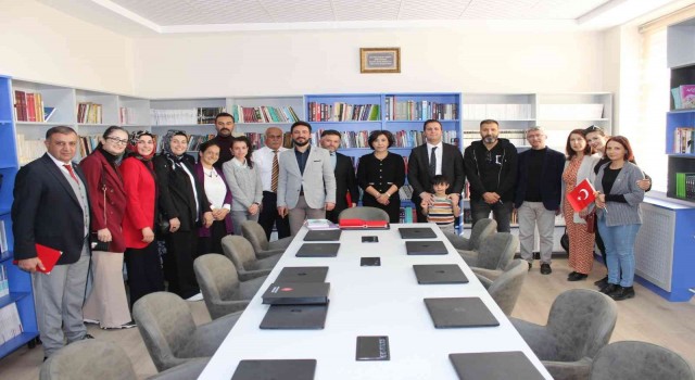 Hayırsever İş Kadını Tomarzaya Teknoloji Donanımlı Kütüphane Açtı