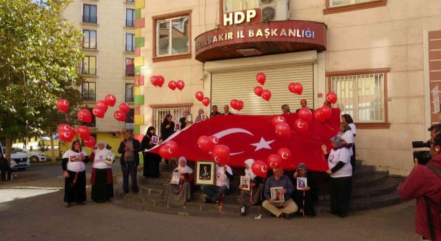 HDP önünde evlat nöbeti tutan aile sayısı 319a yükseldi