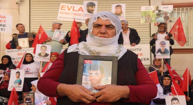 HDP-PKK mağduru aileler direniyor, evlat nöbetine katılım devam ediyor- Diyarbakırda evlat nöbetindeki aile sayısı 316 oldu