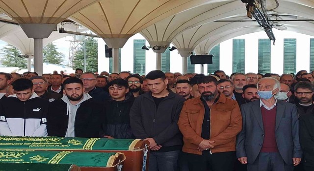 HDPli milletvekillerinin karıştığı kazada hayatını kaybeden taksi şoförü defnedildi