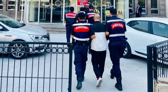 Hırsızlık yapan 2 şüpheli jandarma ekipleri tarafından suçüstü yakalandı