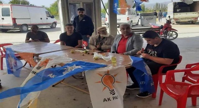 Hisarcık AK Parti Gençlik Kollarından pazar yerinde üye kayıt çalışması