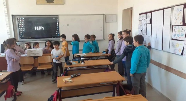 Hisarcık Atatürk İlkokulunda sınıf başkanlığı seçimi