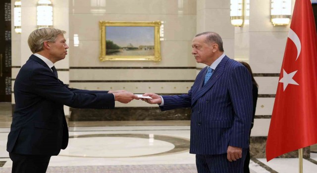 Hollandanın Ankara Büyükelçisi Wijnands, Cumhurbaşkanı Erdoğana güven mektubu sundu