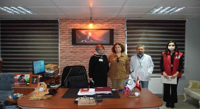 İhtiyaç sahibi anne ve bebeklerini mutlu ettiler