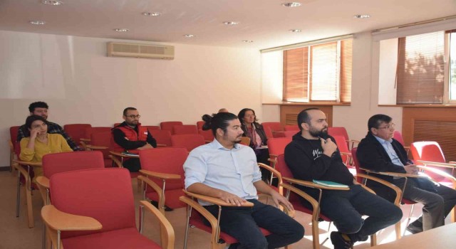 İİBFde “Haikuyla İktisat” semineri gerçekleştirildi
