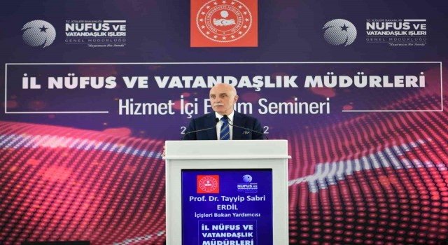 İl Nüfus Müdürleri Ayvalıkta eğitim seminerine katıldı