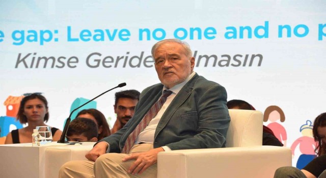 İlber Ortaylı, Balıkesirde şehir ve insan ilişkisini anlattı
