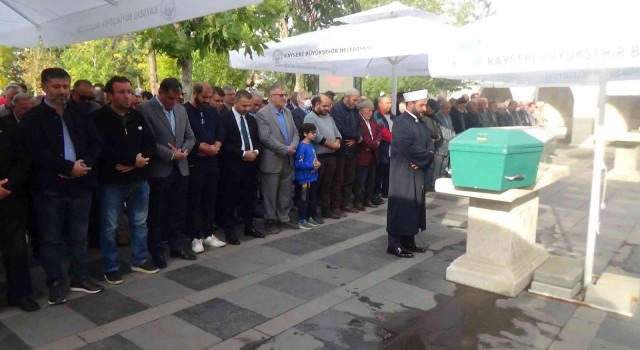 İlk köy kütüphanesinin kurucusu son yolculuğuna uğurlandı