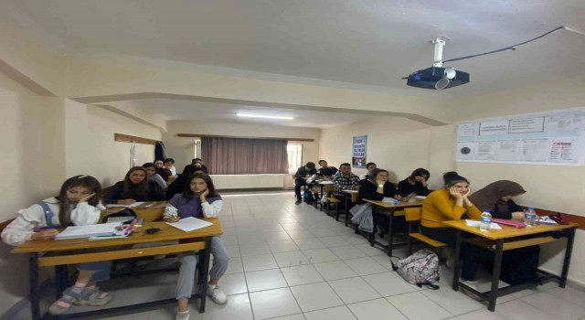 İlkadım HEMden 679 üniversite adayına ücretsiz kurs