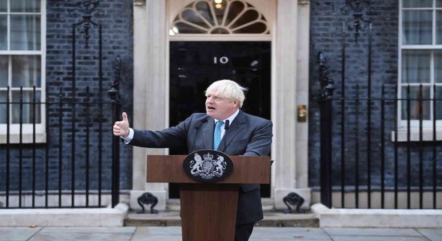 İngilterede liderlik yarışı: Johnson ve Sunak arasında gizli zirve