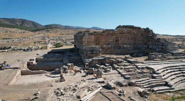 İnsanlık tarihini değiştirecek arkeolojik kazı Hierapoliste sürüyor