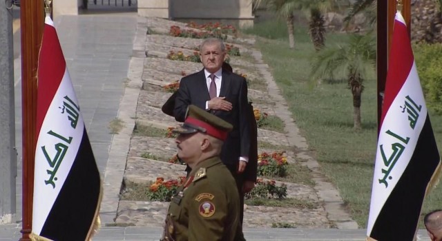 Irakın yeni Cumhurbaşkanı Reşit görevine resmen başladı