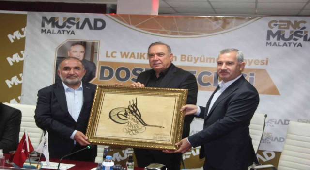 İş adamı Vahap Küçük, Dost Meclisinin konuğu oldu