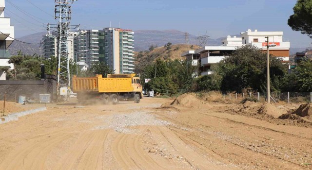 İsabeyli Mahallesinde yol yapım çalışmaları sürüyor