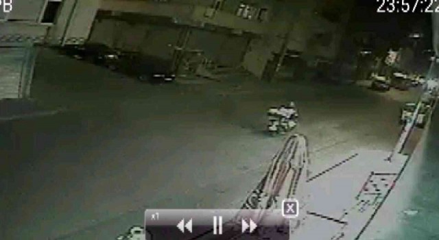 İSKİnin çalışması sonrası kapatılmayan çukur kazaya neden oldu: 1 yaralı