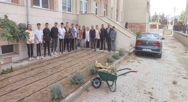 Ispartada ilk kez tıbbi ve aromatik bitkiler uygulama ve gözlem bahçesi kuruldu