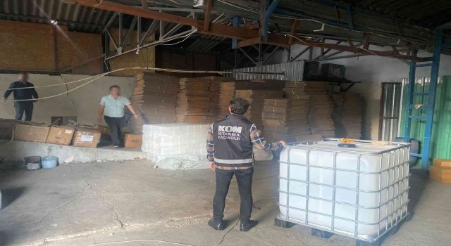 İstanbulda kaçak alkol imalathanesine baskın: Bin 850 litre etil alkol ele geçirildi