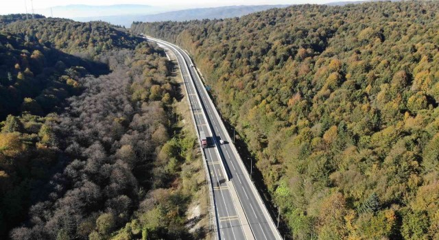 İstanbulun Anadoluya açılan kapısı Bolu Dağında sonbahar güzelliği