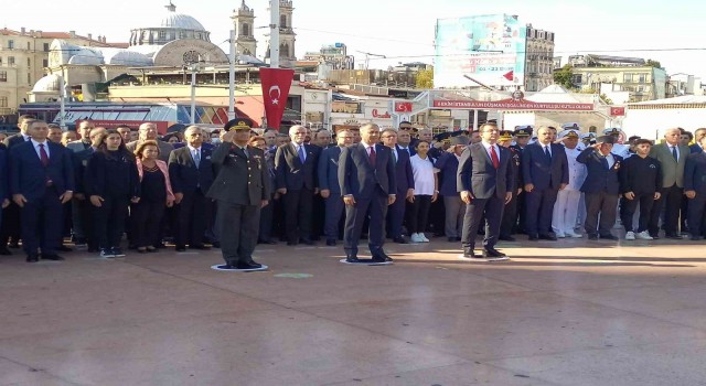 İstanbulun düşman işgalinden kurtuluşunun 99. yılı Taksim Cumhuriyet Anıtı önünde kutlandı
