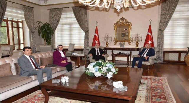 İZDES heyeti Vali Karadenizle fikir alışverişinde bulundu