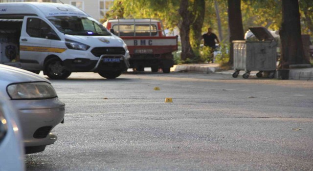 İzmirde kreş yakınında silahlı saldırı: 1 yaralı