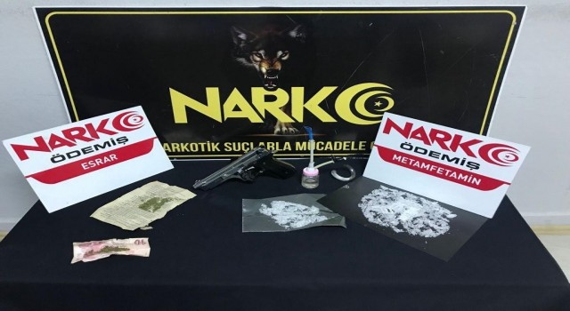 İzmirde uyuşturucu ticaretine polisten suçüstü