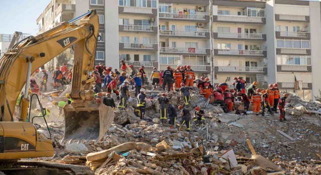 İzmirdeki deprem yargılamaları tek tek sonuçlanıyor