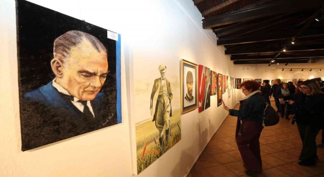 İzmitte Cumhuriyet ve Biz sergisi açıldı