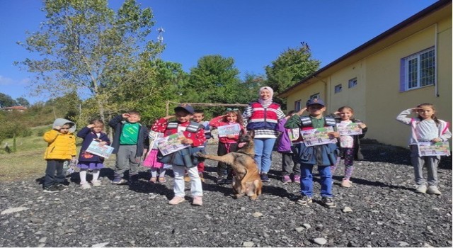 Jandarma, Dünya Çocuk Gününde çocuklarla buluştu