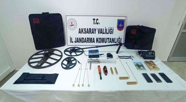 Jandarma, kazıya giden 4 şahsı suçüstü yakaladı