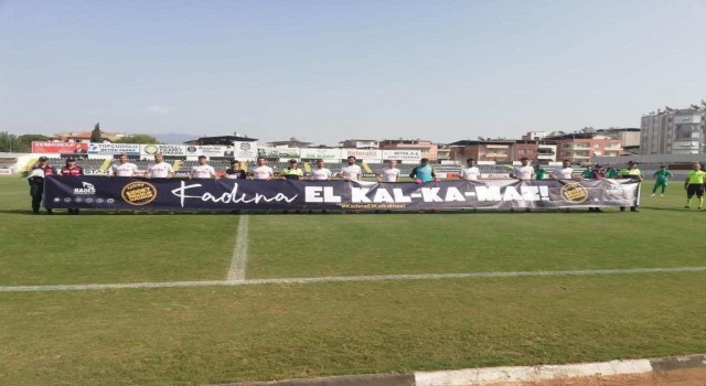 Jandarmadan stadyumda, Kadına El Kalkamaz pankartı