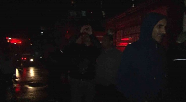 Kadıköyde 24 katlı rezidans yangını kontrol altına alındı