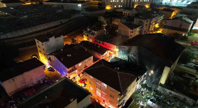 Kadıköyde 3 katlı binada patlama: 3 ölü, 1 yaralı