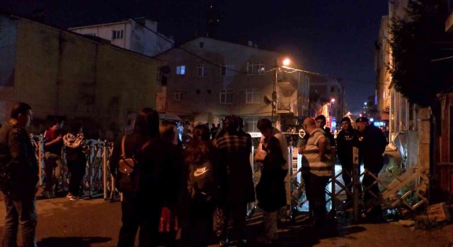 Kadıköyde patlamanın yaşandığı mahalle sakinleri evlerine alındı