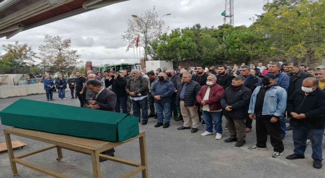 Kadıköydeki patlamada ölen Mustafa Karahan son yolculuğuna uğurlandı