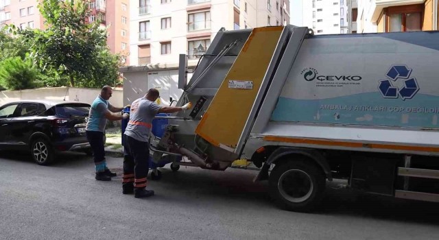 Kadıköyün atıklarını Kadıköylüler evlerinde ayrıştırıyor