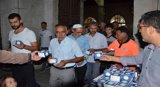Kandil sevinci, kandil simidiyle paylaşıldı