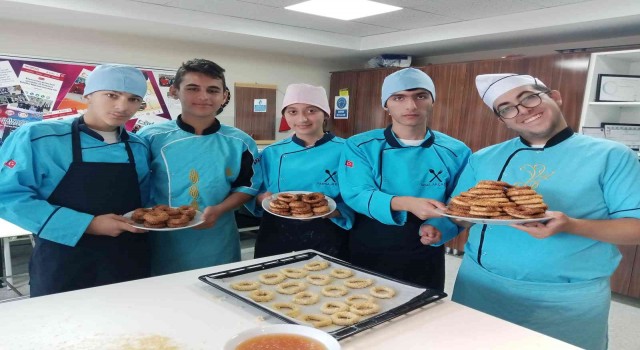 Kandil simidi özel öğrencilerden