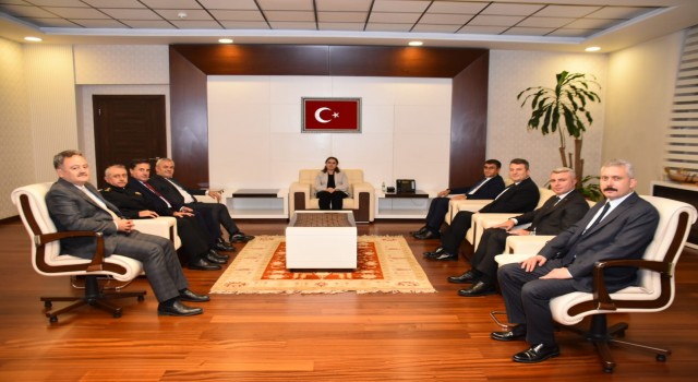 Karabük heyetinden Vali Arslana geçmiş olsun dileklerini iletti